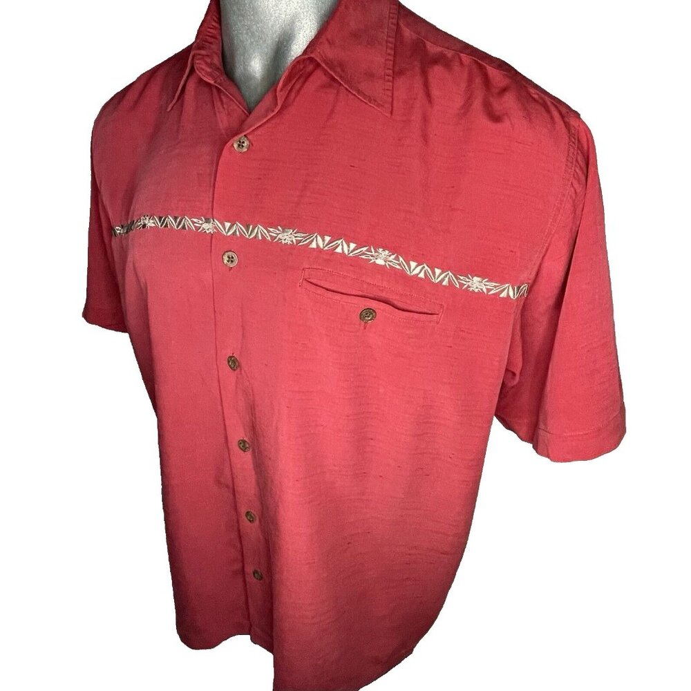 Quiksilver Red Embroidered Tiki Casual sz L Short Sleeve Button Up Shirt Pocket